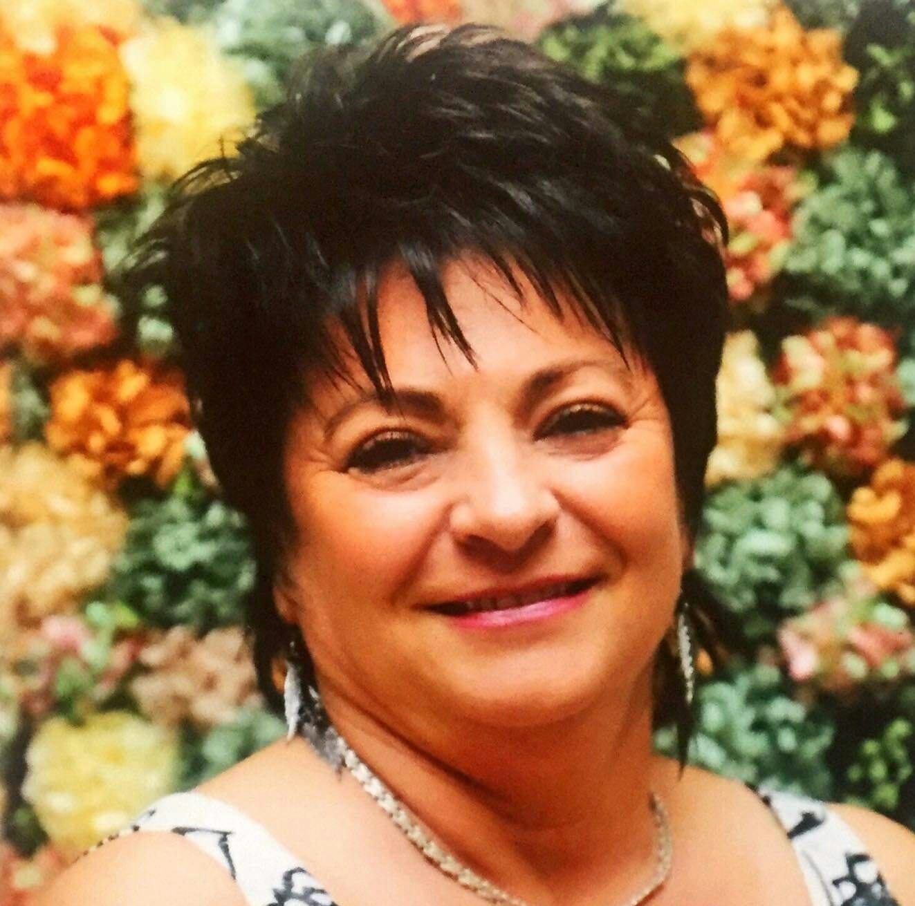 Horváth Lajosné Erzsike, a virágüzlet alapítója